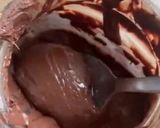 A picture of step 1 of Nutella shake.