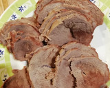 Foto del paso 2 de la receta: Carne y salchichas ahumadas con chucrut y salsa de mostaza