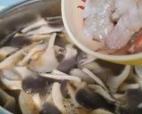 Foto langkah ke 4 dari resep Tom Yum Talay.