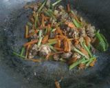 Foto langkah ke 3 dari resep Bihun goreng isi ayam orak arik telur.