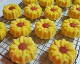 Foto langkah ke 8 dari resep 497. Bolu Kukus Bunga Matahari.
