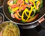 ম্যাগি পিজ্জা(Maggi pizza recipe in Bengali) রেসিপির ধাপ 3 ছবি