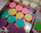 Foto langkah ke 2 dari resep Puding susu cup mawar.