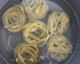 Foto del paso 3 de la receta: Tagliatelle vegetal con gambas y nata
