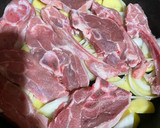 Foto del paso 2 de la receta: Cordero chuleteado al horno