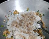 Foto langkah ke 3 dari resep Nasgor bumbu iris.