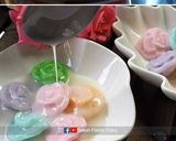 รูปขั้นตอนการทำที่ 11 ของ บัวลอย 5 สี เพิ่มลูกเล่นเป็นลายกุหลาบ