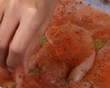 Foto del paso 2 de la receta: Pollo con tomate cremoso