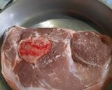 Foto del paso 1 de la receta: Chuleta de cerdo con miel y papines al verdeo