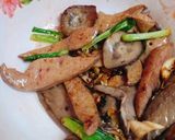 Hình bước làm 2 của món Đậu tây xào gan tim cật