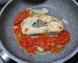 Foto del passaggio 1 della ricetta Uovo sotto copertura 🥚🍳🍅🍞