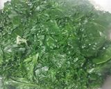 Foto langkah ke 1 dari resep Tumis daun kale teri.