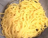 Foto del passaggio 3 della ricetta Yakisoba - Spaghetti giapponesi alla piastra