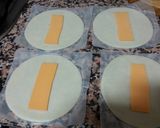 Foto del paso 4 de la receta Empanadillas de espinaca, queso, atún y ciruelas