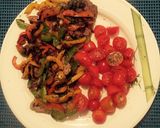 Foto del paso 5 de la receta: Bifecitos con ensalada