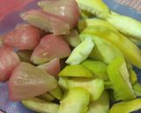 Foto langkah ke 1 dari resep Rujak Buah terasi.