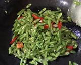 Foto langkah ke 3 dari resep Tumis buncis.