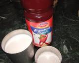Strawberry shake with ice cream recipe step 1 photo