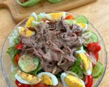 Hình bước làm 3 của món Salad Sốt Mè Rang Bò Trứng