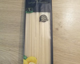 Foto del paso 1 de la receta: Espagueti de limón al ajillo con gambitas y espinacas