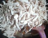 Foto langkah ke 3 dari resep Ayam Suwir Kemangi buat isi Nasi Kotak (140).
