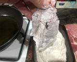 Foto del paso 1 de la receta: Lomo en salsa de cebolla con tiras de piquillo