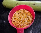 A picture of step 1 of Lauki Chana dal (no onion no garlic).