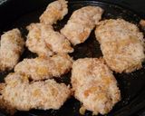 Foto del paso 3 de la receta: Pechuguitas de pollo crocantes con mayonesa de jengibre
