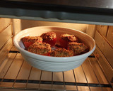 Foto del paso 3 de la receta: Jitomates horneados a la parmesana