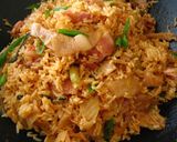 A picture of step 4 of Bacon Kimchi Fried Rice (김치볶음밥).