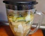 A picture of step 4 of Chilled Zucchini and Melon Soup.