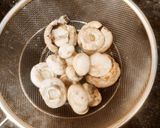 A picture of step 3 of Chilli garlic mushroom.