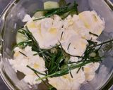 Une image de l'étape 2 de Gaspacho de courgettes au chèvre frais.