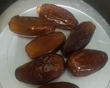 Foto langkah ke 1 dari resep Susu Almond Kurma.