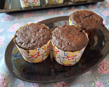 Foto langkah ke 6 dari resep Super Moist ChocolateCupcakes- Simple & NoMixer (Gluten Free).