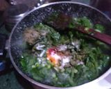 A picture of step 3 of Palak Matar Bhurjhi.