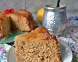Foto del paso 5 de la receta: Torta invertida de peras con avena y harina integral🍐