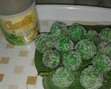 A picture of step 3 of Paan ladu.