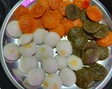 A picture of step 2 of Tri colour Idli Takatak.