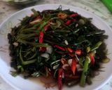Foto langkah ke 4 dari resep Cah Kangkung Pedas.