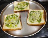 A picture of step 3 of Veg. Mayoyonise Chutney Sandwich.