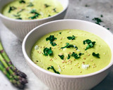 Foto del paso 2 de la receta: Crema de espárragos verdes saludable