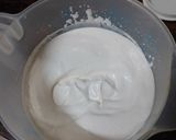 Foto del paso 5 de la receta: Mousse de limón y yogur con base de galletas