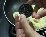 A picture of step 8 of Aamnarikel sondesh.