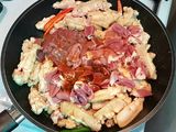 ระบำปีกไก่ผงกะเพราหอม
