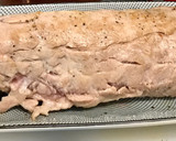 Foto del paso 3 de la receta: Solomillo de cerdo en salsa con su guarnición de zanahoria, manzana asada y cebolla caramelizada