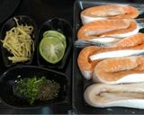 Hình bước làm 1 của món Lườn cá hồi áp chảo sốt chanh