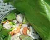 Foto langkah ke 4 dari resep Garang Asem Ayam (Pakai Santan dan Daun Pisang).