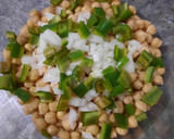 Foto del paso 1 de la receta: Ensalada de Garbanzos con tiras de pollo asado