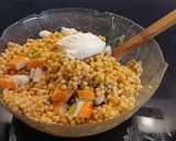 Foto del paso 4 de la receta: Cuscús Perlado al Aroma de Mar y Aguacate